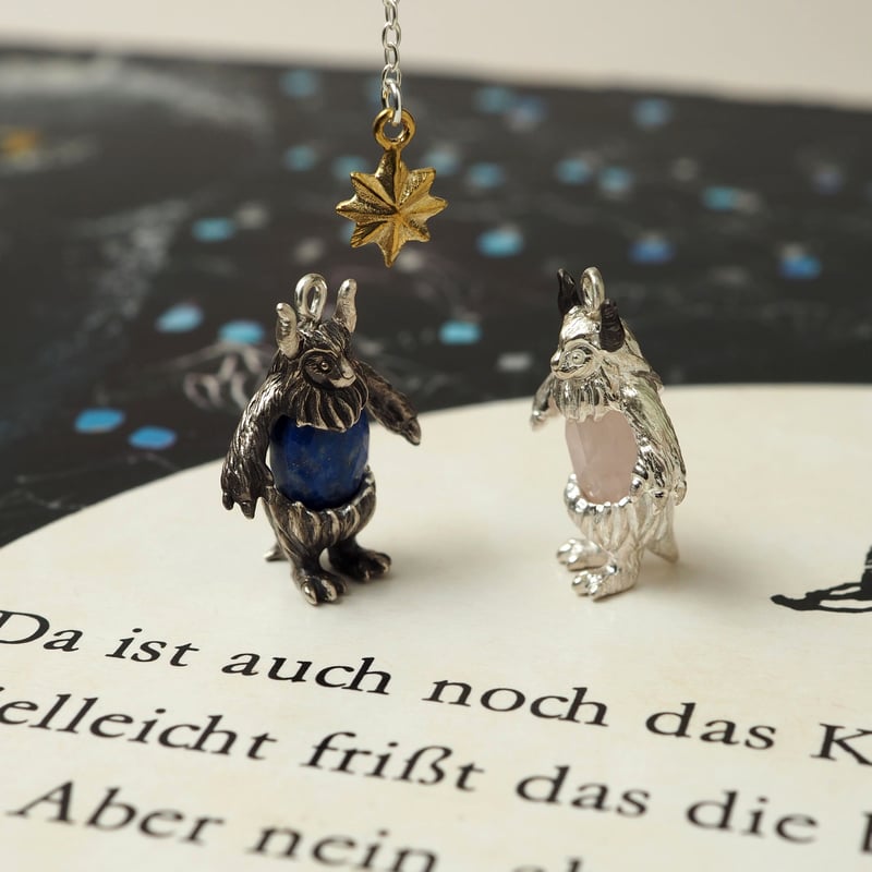 ふしぎのイエティのピアス・イヤリング【受注制作 1ヶ月以内に発送