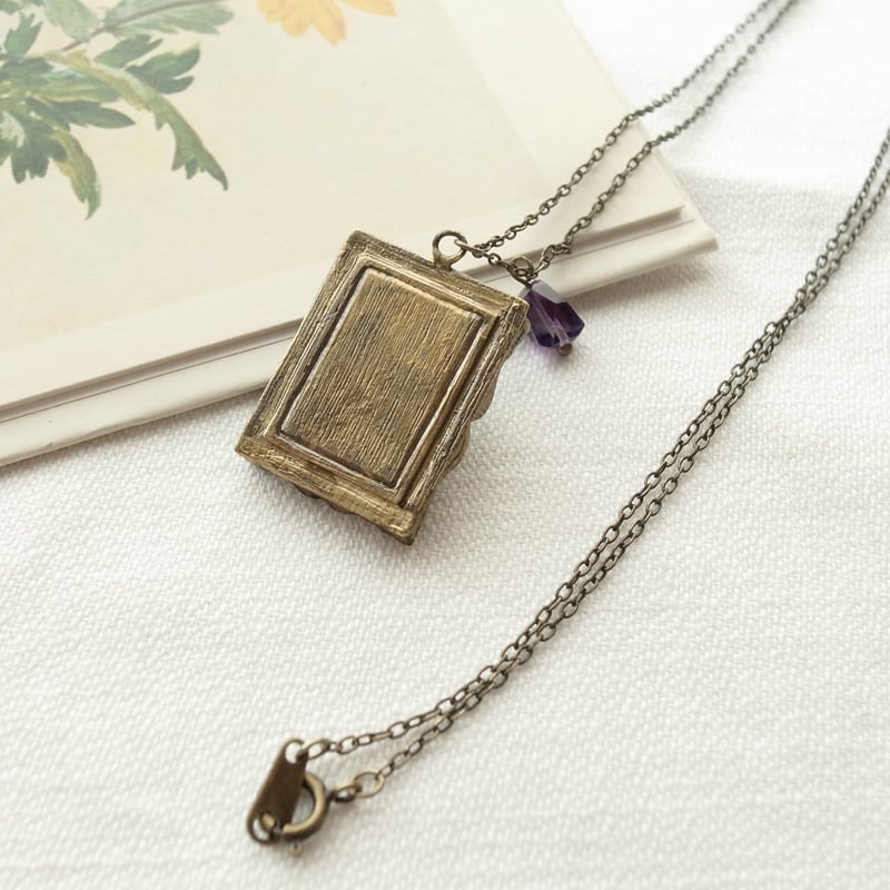 おばけの女の子のネックレス【受注制作 1ヶ月以内に発送】 | ehonno.