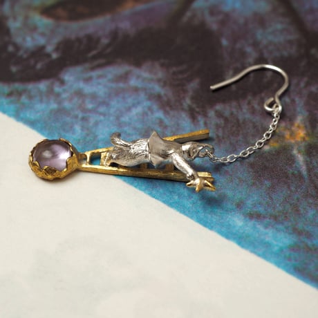 星をならべるねこのピアス・イヤリング【受注制作 1ヶ月以内に発送】
