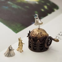 こぎつねと森のおばけの小さな動くオブジェ【受注制作 1ヶ月以内に発送】