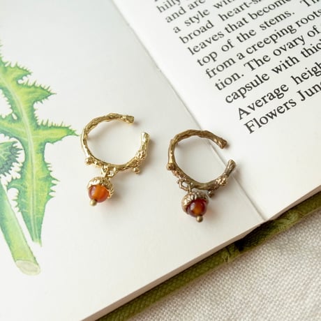 どんぐりの枝のイヤーカフ【受注制作 1ヶ月以内に発送】