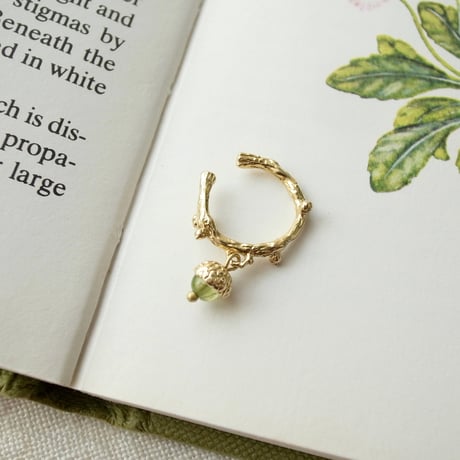 どんぐりの枝のイヤーカフ【受注制作 1ヶ月以内に発送】