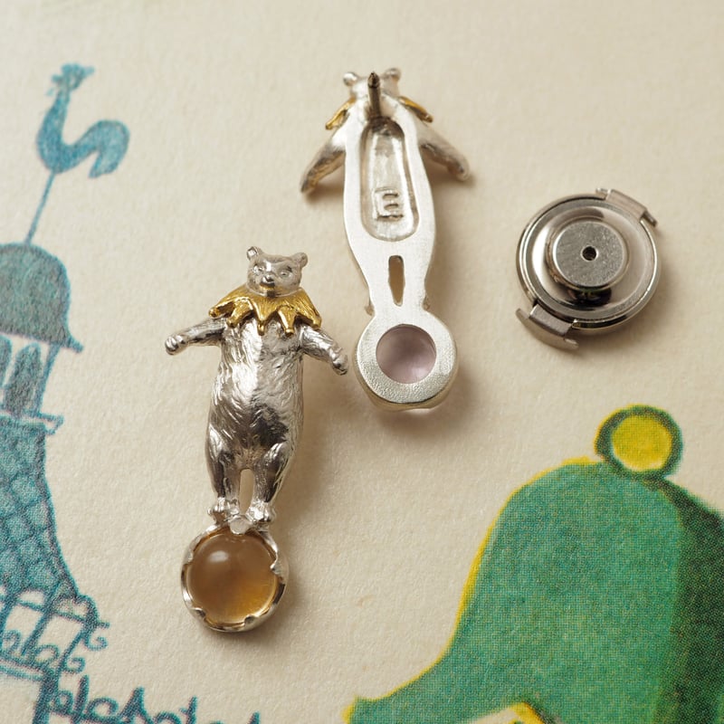 くまのサーカスのブローチ【受注制作 1ヶ月以内に発送】 | ehonno.