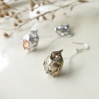 プテラノドンのイヤリング・ピアス（プレナイト・サンストーン）【受注制作 1ヶ月以内に発送】