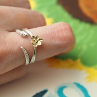 へびと庭の花のリング【受注制作 1ヶ月以内に発送】