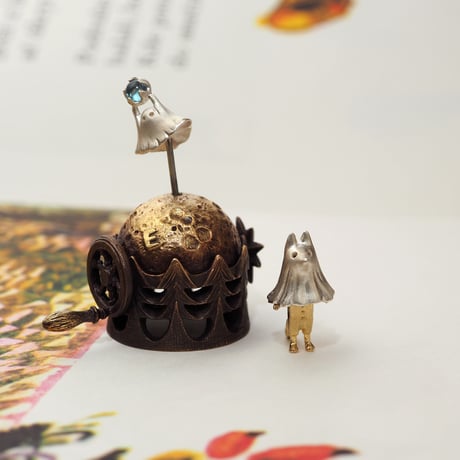 こぎつねと森のおばけの小さな動くオブジェ【受注制作 1ヶ月以内に発送】
