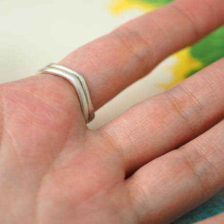 へびと庭の花のリング【受注制作 1ヶ月以内に発送】
