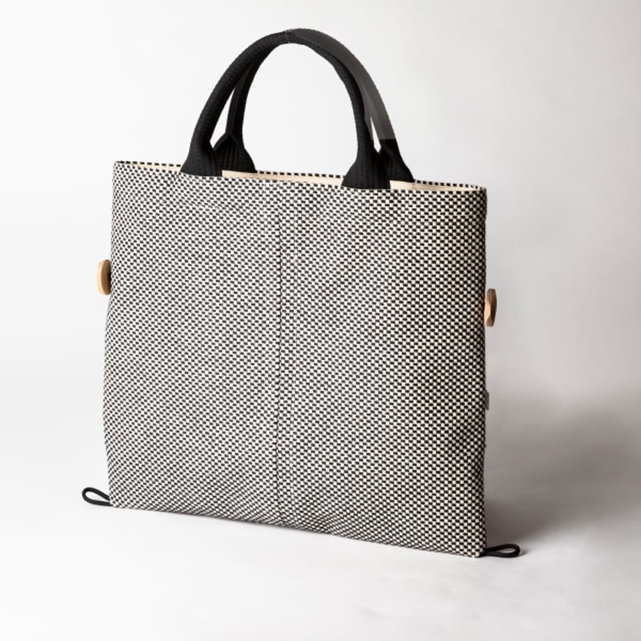 5cd13d790b921163d6cd73e5