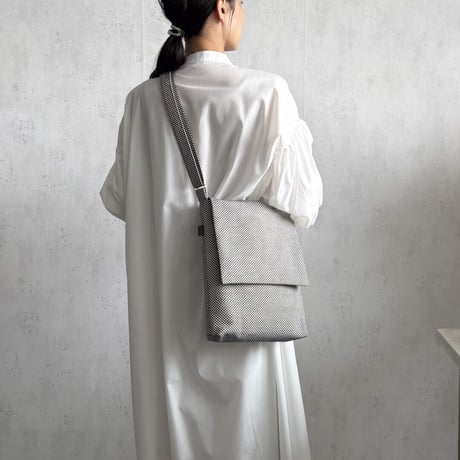 【新商品】sasicco フラップ付きショルダー 白と黒の市松 | 三河木綿 刺子織 | タネイ | 柔道着のカバン | flap shoulder bag | white & black
