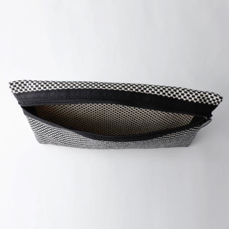 sasicco モノクロポーチ 白と黒の市松 | 三河木綿 刺子織 | タネイ | 柔道着のポーチ | monochrome pouch | white & black