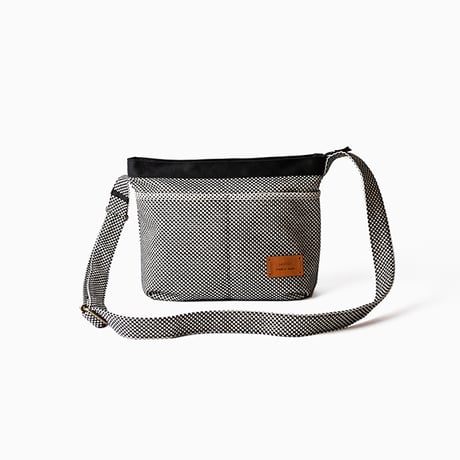 sasicco タイニーショルダー 白と黒の市松 | 三河木綿 刺子織 | タネイ | 柔道着のカバン | tiny shoulder bag | white & black