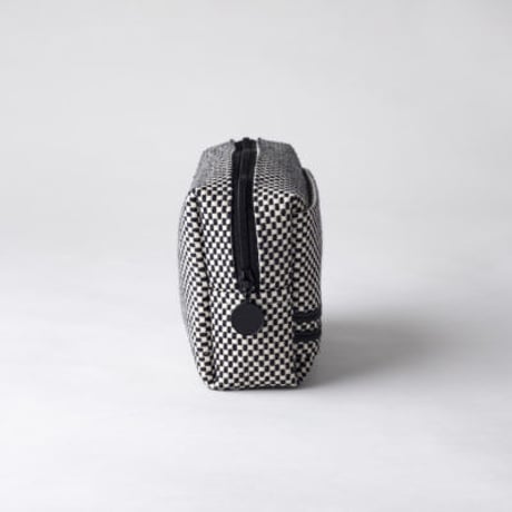 sasicco ポーチ ピンクライン | 三河木綿 刺子織 | タネイ | 柔道着のポーチ | pouch | white & black with pink line