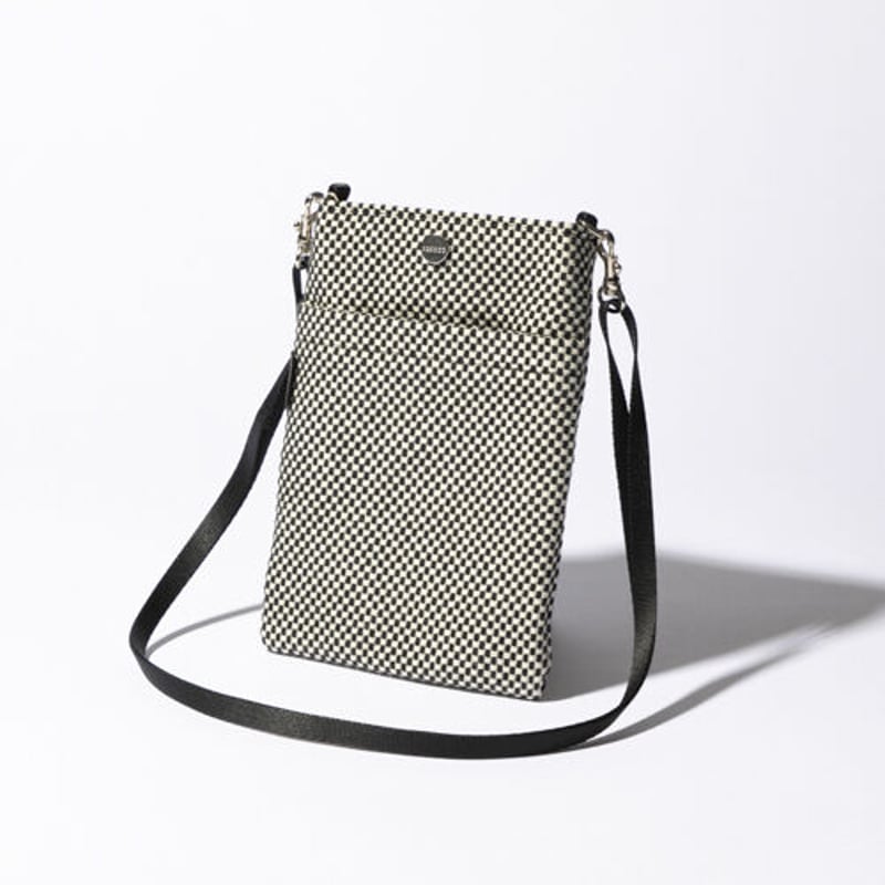 みやこ様オーダー☆ドビー織ナイロンのスマホショルダー sasicco スマホショルダー 白と黒の市松 | 三河木綿 刺子織 | タネイ