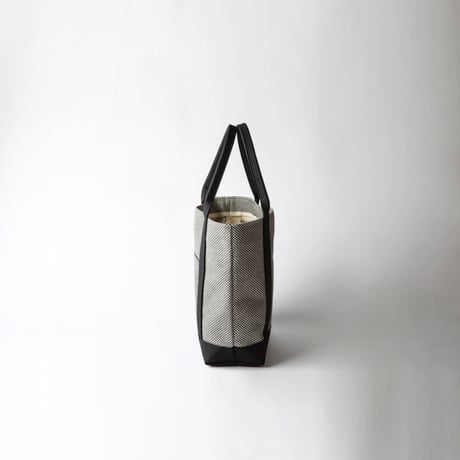 sasicco OBI Tote (Vertical) – White, Mikawa Sashiko Cotton with Judo Fabric Handles