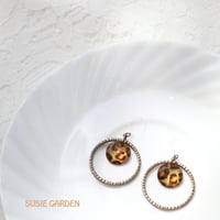 豹柄ピアス