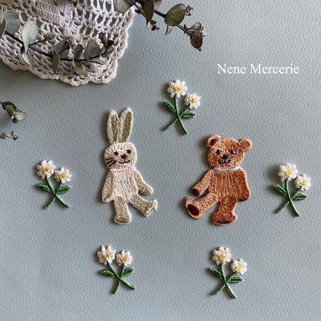 3色の小さなお花/3枚セット/刺繍アイロンワッペン
