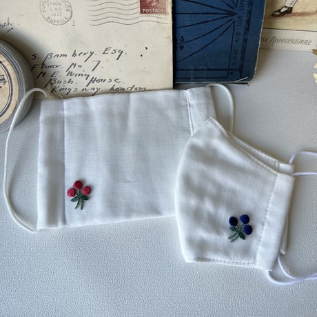 赤い実/ 2枚セット/刺繍アイロンワッペン