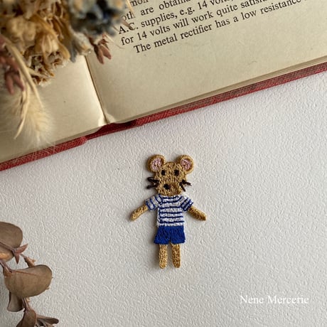 ネズミの男の子ポアロくん/1枚/刺繍アイロンワッペン