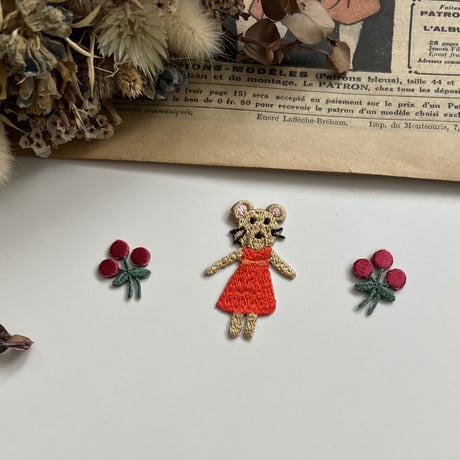 赤い実/ 2枚セット/刺繍アイロンワッペン