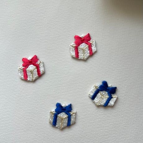 プレゼント【ブルー】2個セット /アイロンワッペン/刺繍