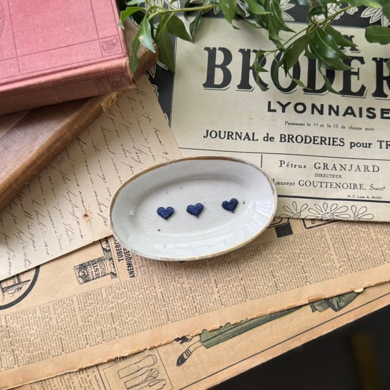 LOVE EAR ART ネイビー 刺繍ピンク LOVE EAR ART ネイビー 刺繍ピンク