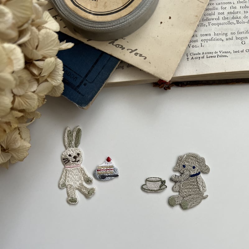 ゾウのユーゴ（Hugo）くん/刺繍アイロンワッペン | ネネメルスリー