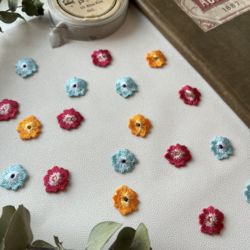 ゆう商品　ワッペン3枚 3輪のビビットフラワー・アイロンワッペン/3枚セット | ネネメルスリー