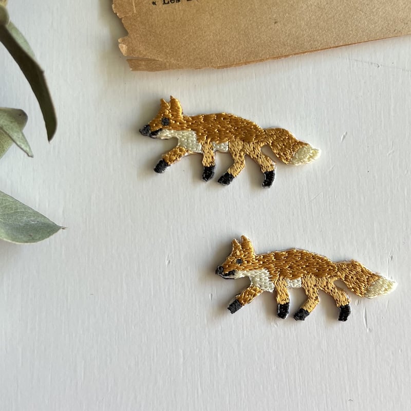 森の仲間》キツネさん/2枚セット・アイロンワッペン | ネネメルスリー