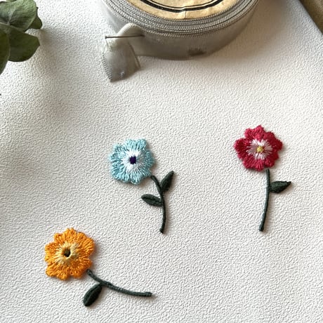 3輪のビビットフラワー・アイロンワッペン/3枚セット