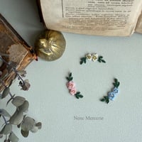 「カギカッコのお花」 3色ワッペン/3枚セット/刺繍アイロンワッペン