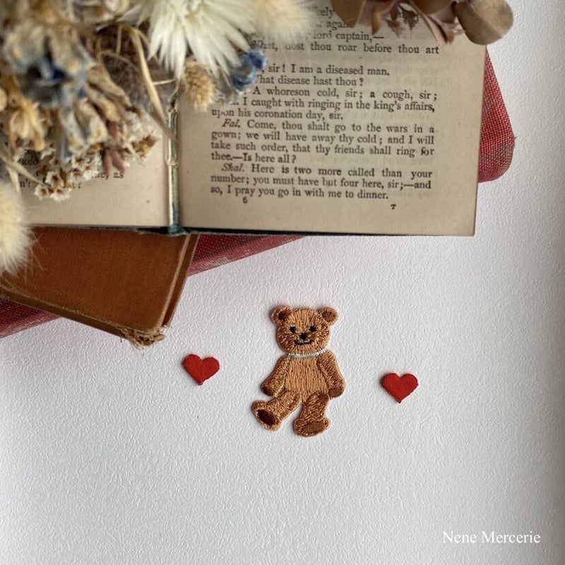 ハート「LOVE」（レッド）/ 3枚セット/刺繍アイロンワッペン | ネネ
