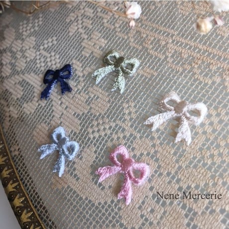 リボン/グリーン/刺繍アイロンワッペン 2枚セット