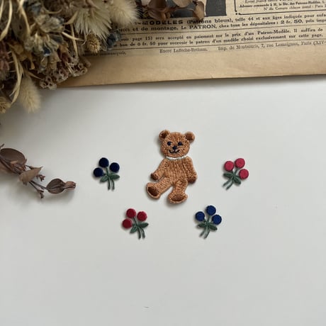 赤い実/ 2枚セット/刺繍アイロンワッペン