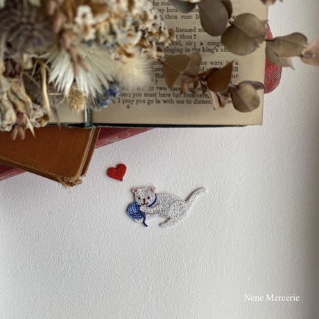 ハート「LOVE」（レッド）/ 3枚セット/刺繍アイロンワッペン