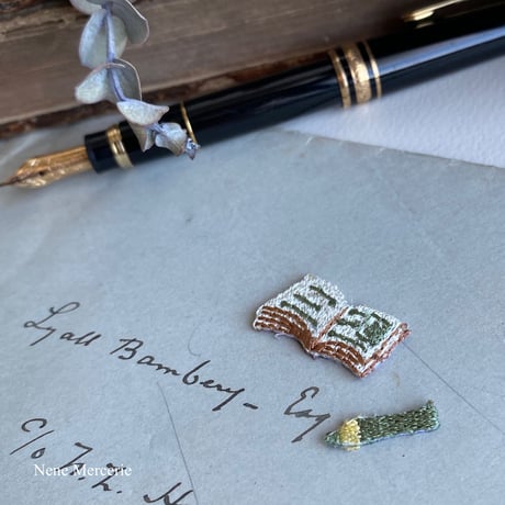 文具セット/ 本と鉛筆の2枚セット/刺繍アイロンワッペン
