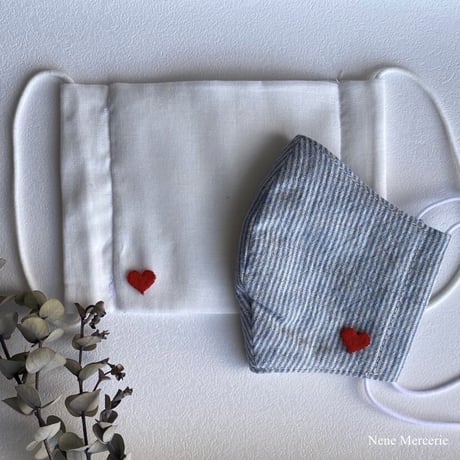 ハート「LOVE」（レッド）/ 3枚セット/刺繍アイロンワッペン