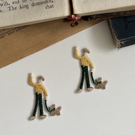 〈暮らしシリーズ〉お散歩/2枚セット/刺繍アイロンワッペ ン