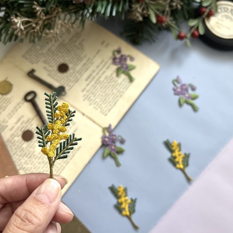 ミモザ/刺繍アイロンワッペン