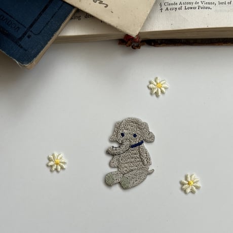 ゾウのユーゴ（Hugo）くん/刺繍アイロンワッペン