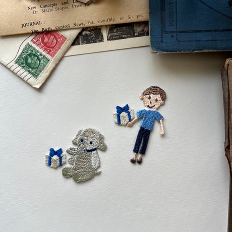 プレゼント【ブルー】2個セット /アイロンワッペン/刺繍