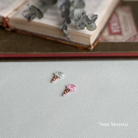 チョコミントのアイスクリーム/ 2枚セット/刺繍アイロンワッペン