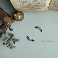 「カギカッコのお花」 ブルー/2枚セット/刺繍アイロンワッペン