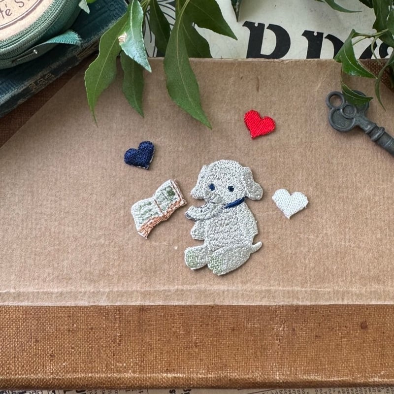 LOVE EAR ART ネイビー 刺繍ピンク JBLKOPULTHDIG5U22DEC3GCN.jpeg