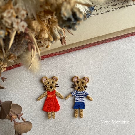 ネズミの女の子スリーズちゃん/1枚/刺繍アイロンワッペン