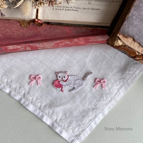 子猫のChocolat（ショコラ）ちゃん/レッド/刺繍アイロンワッペン