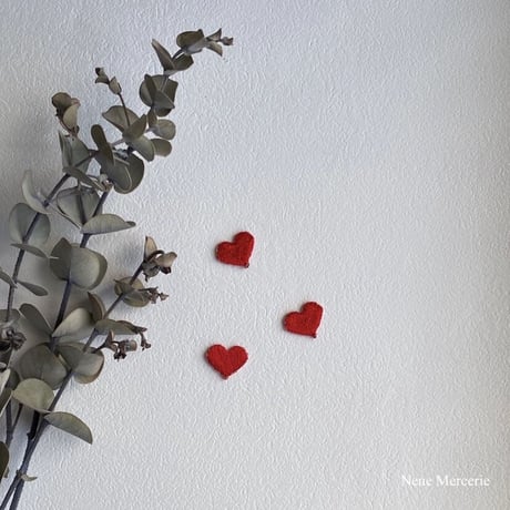 ハート「LOVE」（レッド）/ 3枚セット/刺繍アイロンワッペン