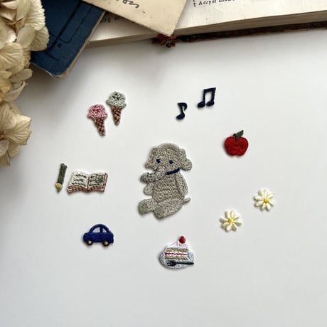 ゾウのユーゴ（Hugo）くん/刺繍アイロンワッペン