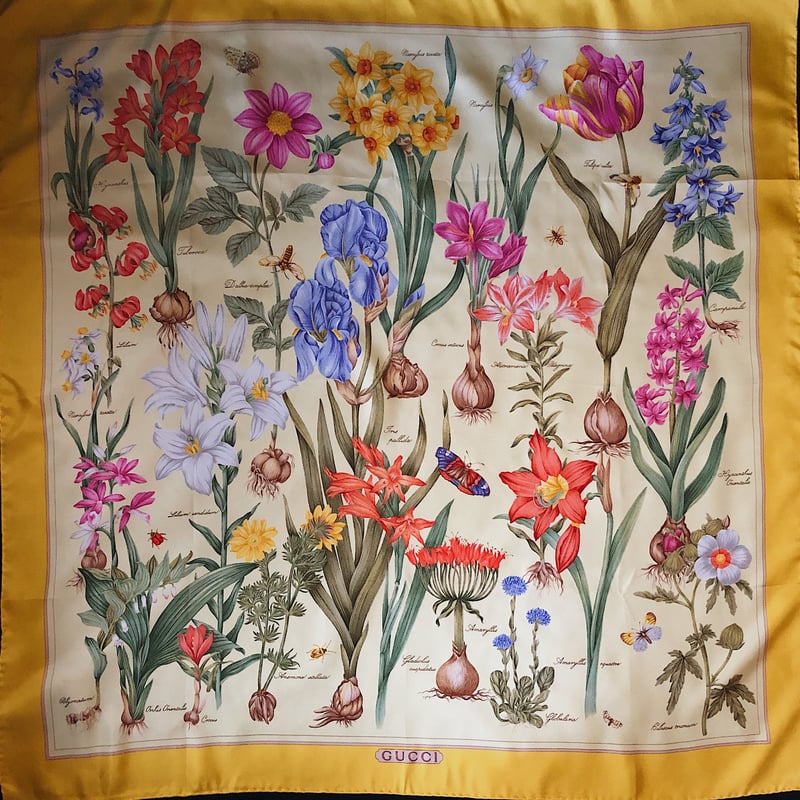 Gucci botanical printed scarf | allure vintage
