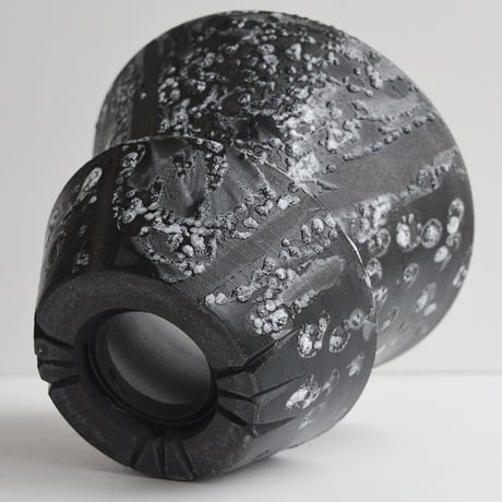 ＜ceramic pot ＞√ROOT MattBlack+W type_UK04