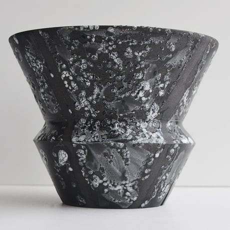 ＜ceramic pot ＞√ROOT MattBlack+W type_UK04